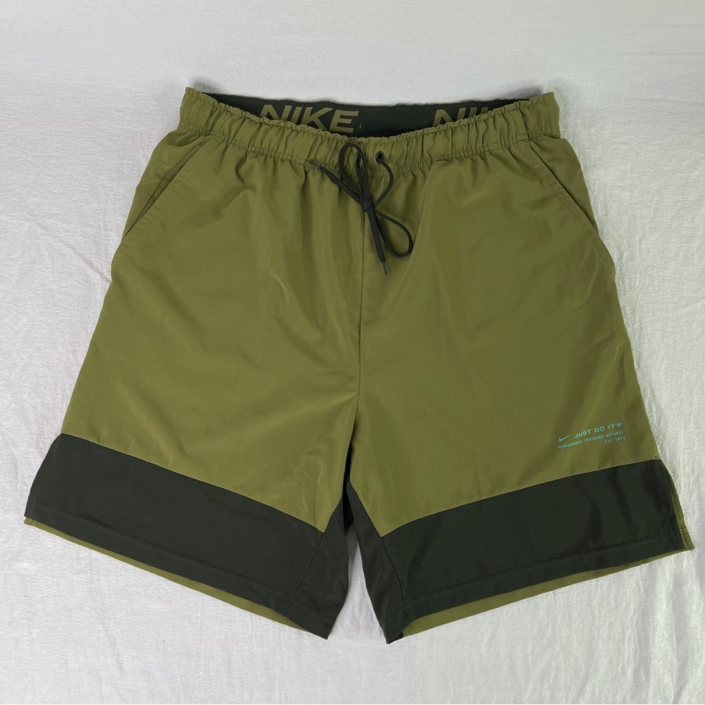 Nike DRI-FIT Performance Training Apparel Men’s Shorts Size L G G
